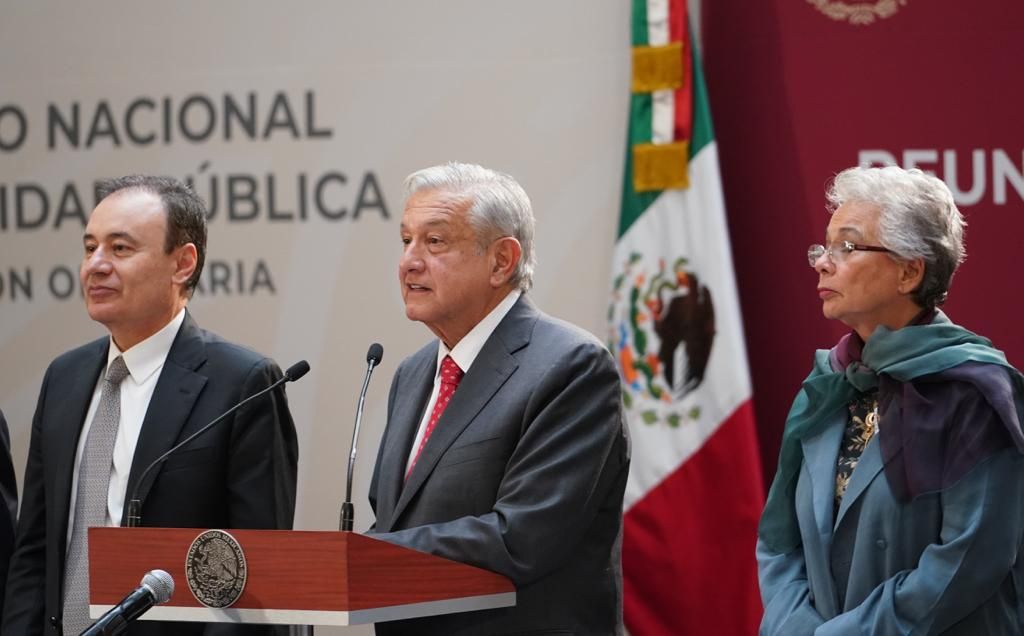 Advierte Andrés Manuel López Obrador de revelar los nombres de los jueces que han otorgado amparos contra el aeropuerto de Santa Lucía