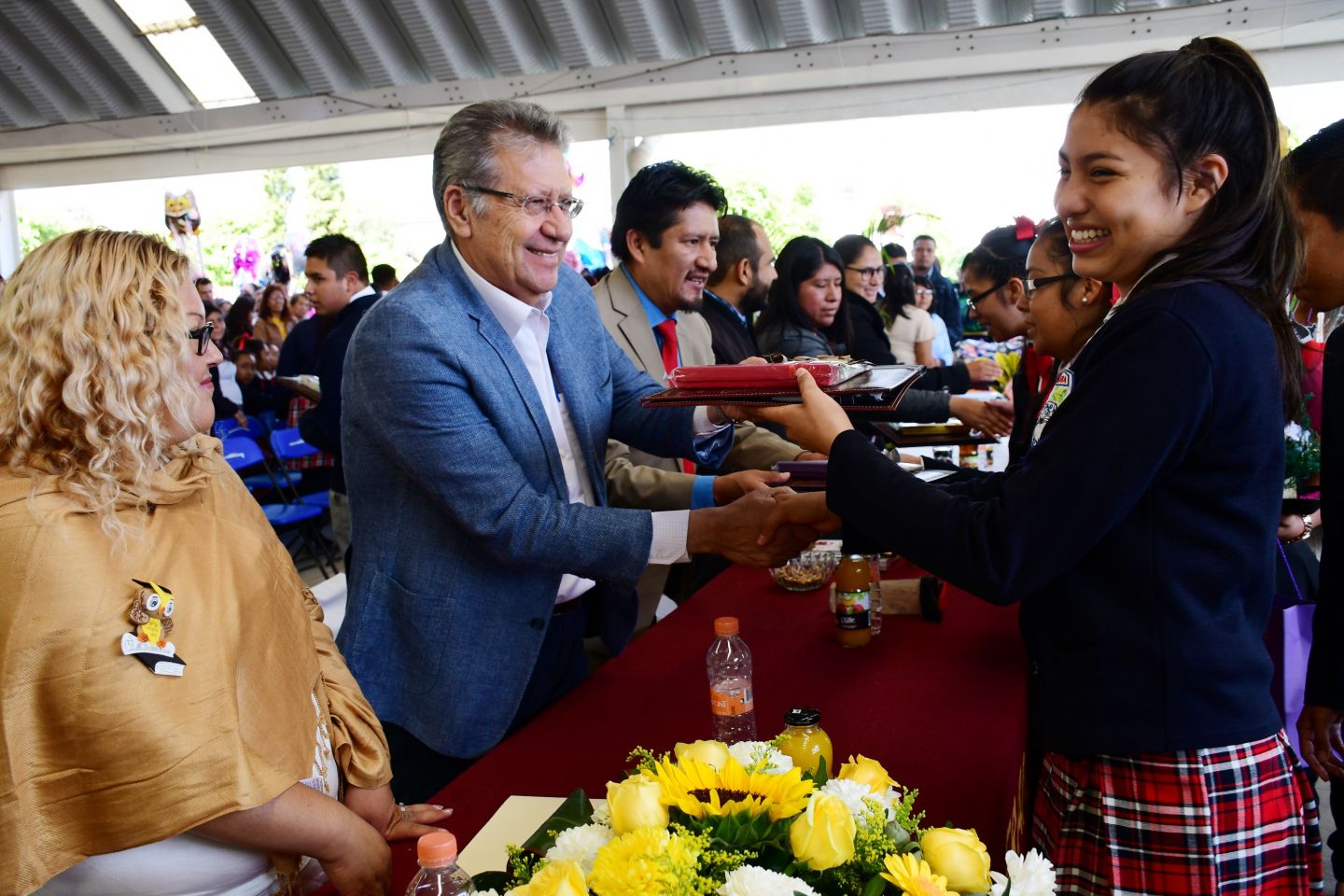Alcalde de Chimalhuacán encabeza evento de fin de cursos