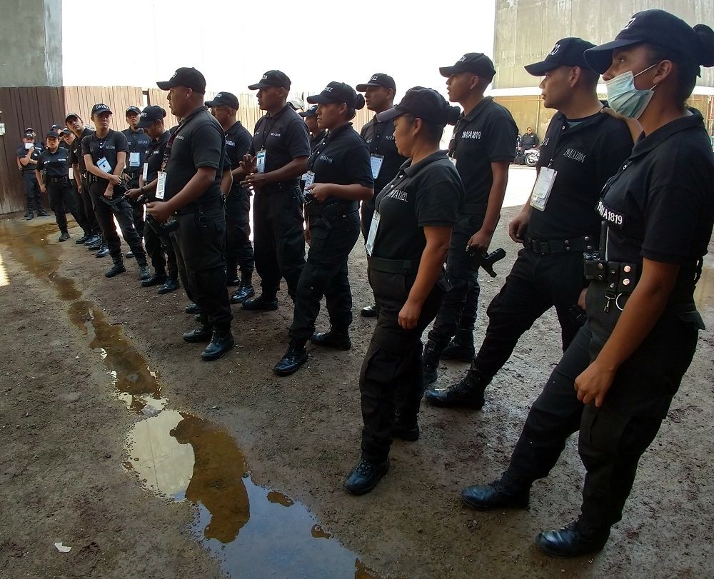  Uso de armamento, parte importante en la formación de policías en Chimalhucán