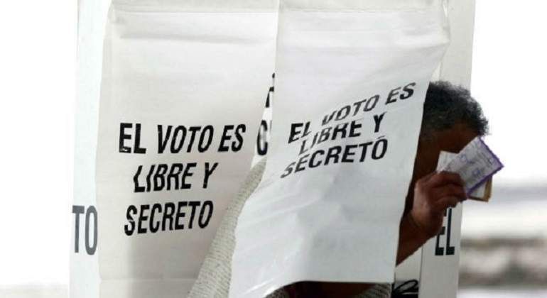 Diputada de Morena quiere que todos voten... o se atengan a las multas