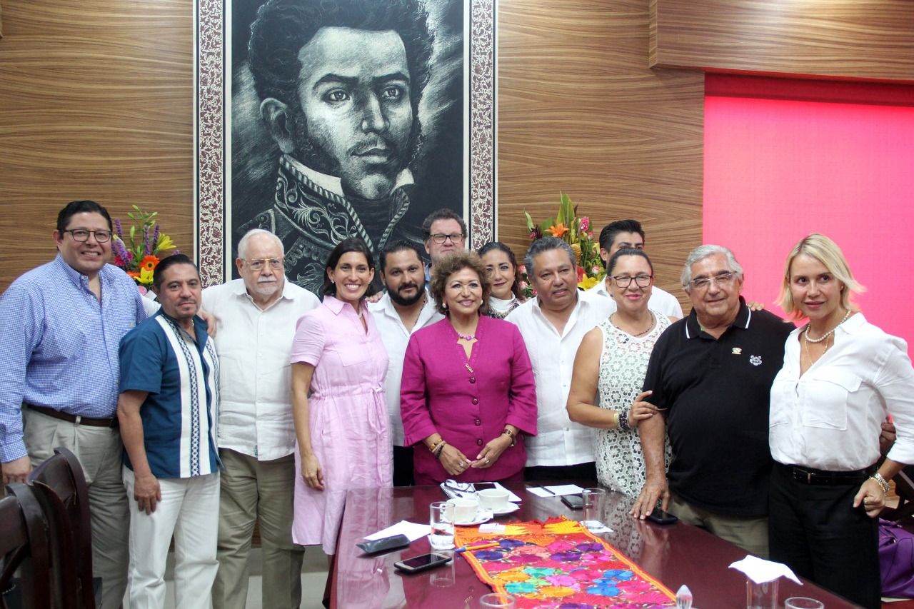 Ofrecen notarios de Guerrero su respaldo al gobierno de Adela Román 