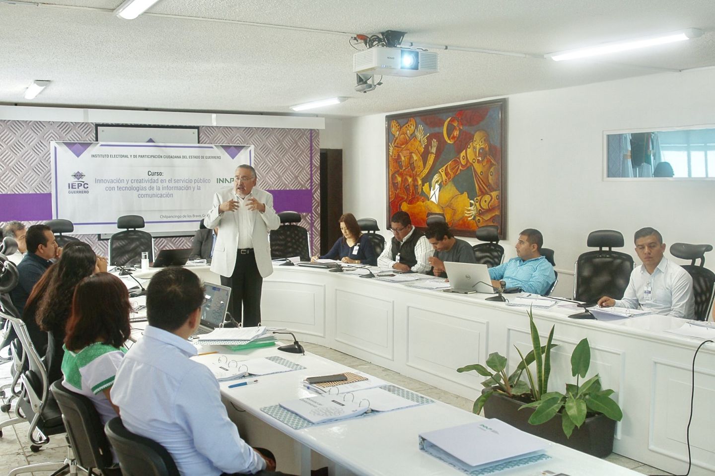 Implementa el IEPC Guerrero curso-taller para desarrollar la innovación y la creatividad de los servidores públicos 