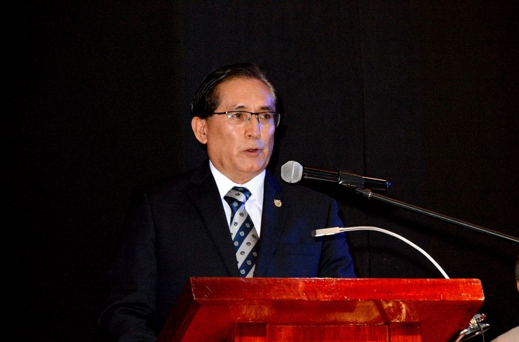 José Solís Ramírez rector de la UACH