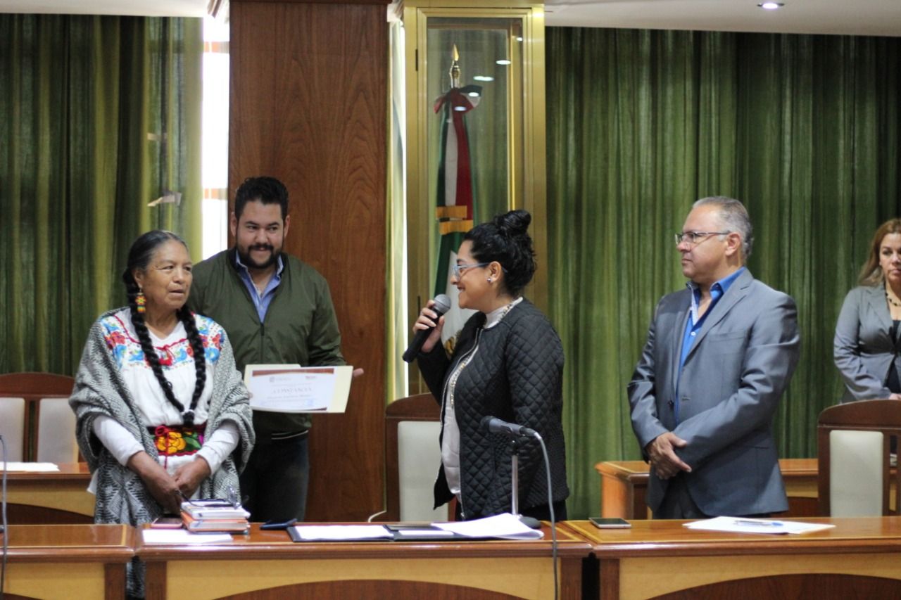 Toma de protesta a Eleuteria Espinoza Méndez como representante indígena de Texcoco