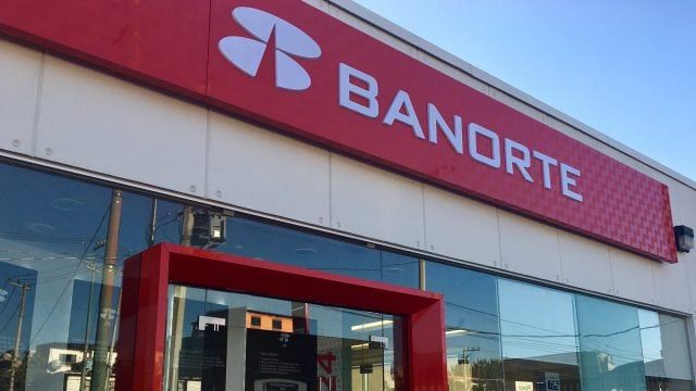 Banorte suspende servicios digitales por varias horas y servicios en sucursales
