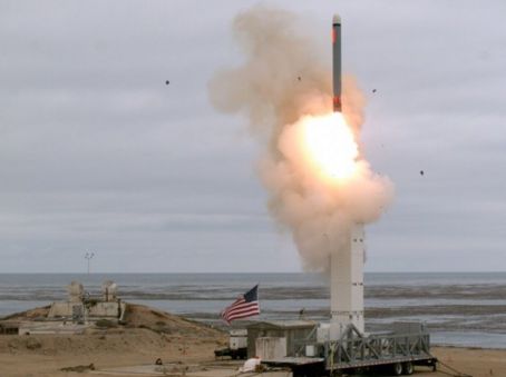 Estados Unidos lanza misil de crucero que impactó a más de 500 kilómetros
