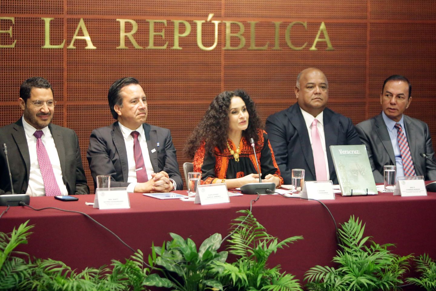 Presentan en el Senado libro ’Veracruz: protagonista en la conformación del Estado mexicano’
