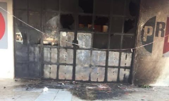 Incendian oficinas del PRI en San Juan Chamula