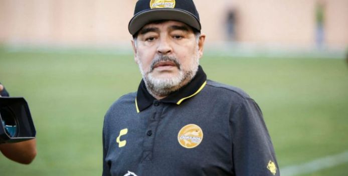 Maradona sigue furioso por trofeos y playeras robadas por la propia ex esposa