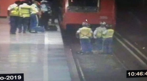 Hombre cae y muere atropellado en las vías del Metro Chilpancingo