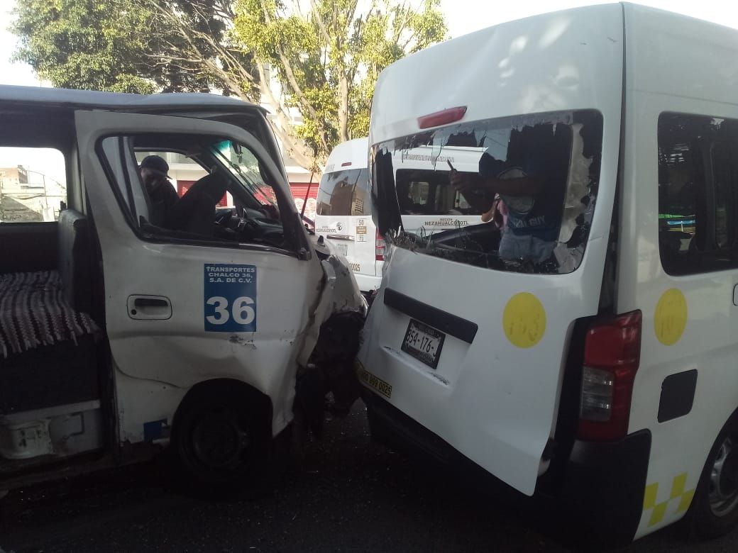Choque entre dos combis de pasajeros deja saldo de 15  heridos en Ixtapaluca
