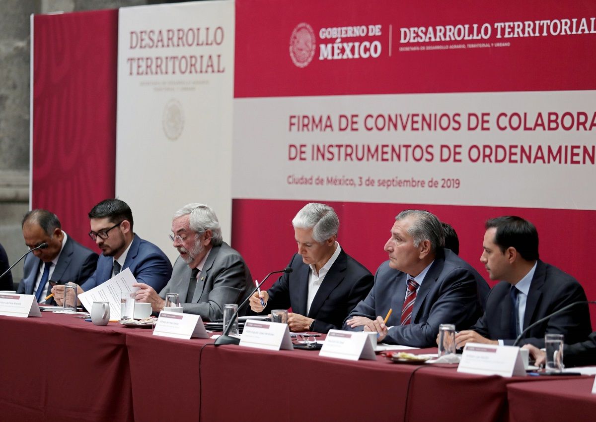 Firma Alfredo Del Mazo convenios con  UNAM y   Sedatu para impulsar el desarrollo  urbano en seis municipios mexiquenses 