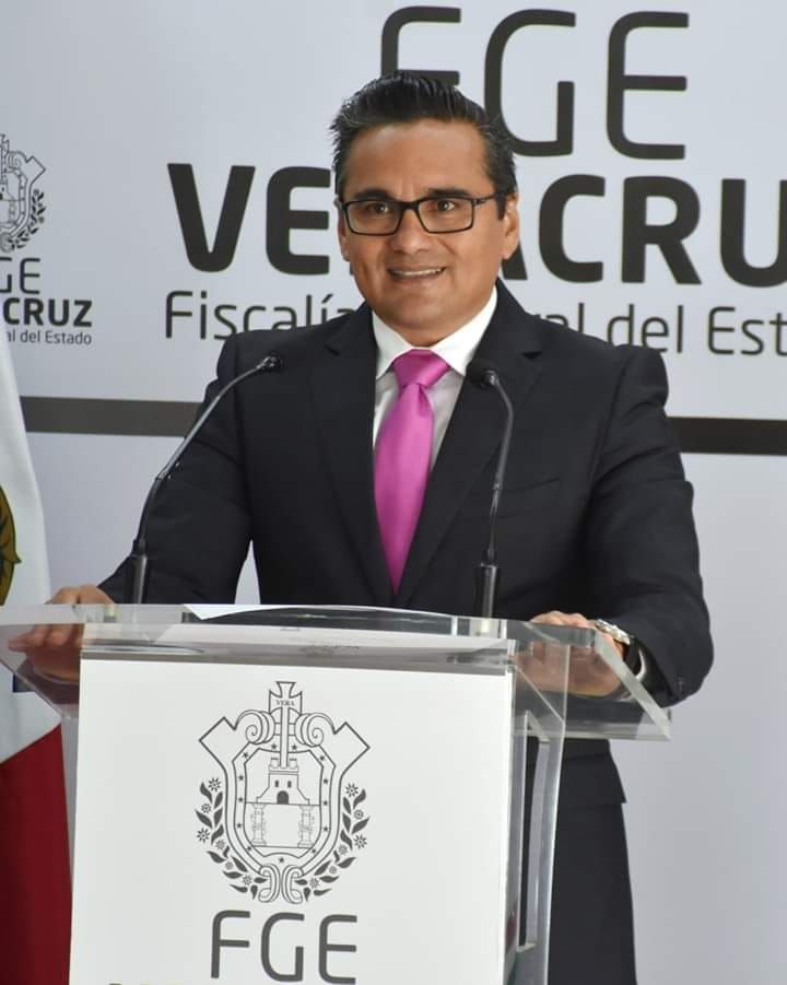 Congreso Local remueve temporalmente al fiscal de Veracruz, Jorge Winckler