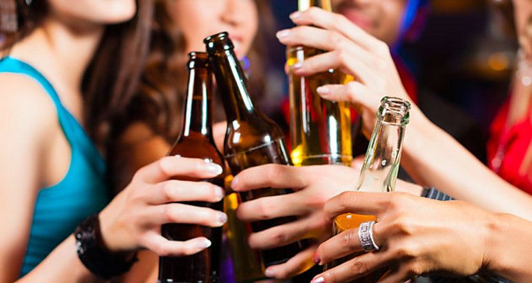 ¿Edad mínima para consumo de alcohol cambiará para 21 años?