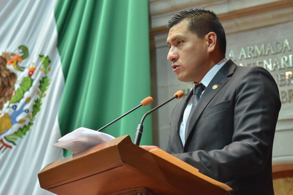 Presenta Julio Alfonso Hernández informe de la diputación permanente 