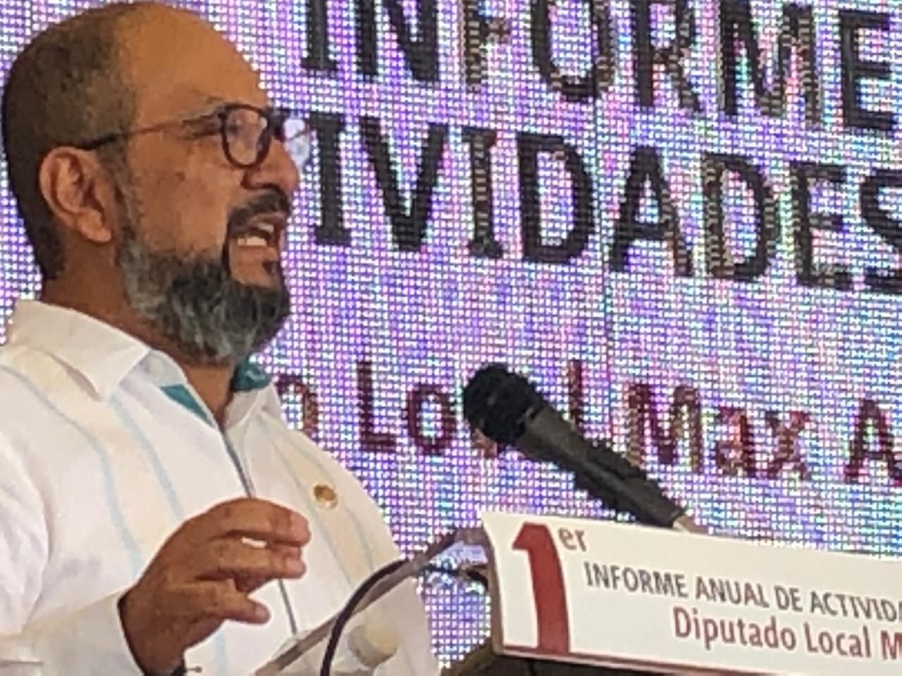Max Correa rinde primer informe de actividades legislativas