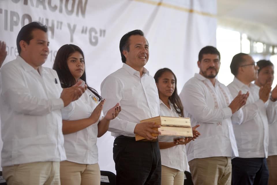 Invertir en la educación es invertir en el futuro de Veracruz: Gobernador Cuitláhuac García.