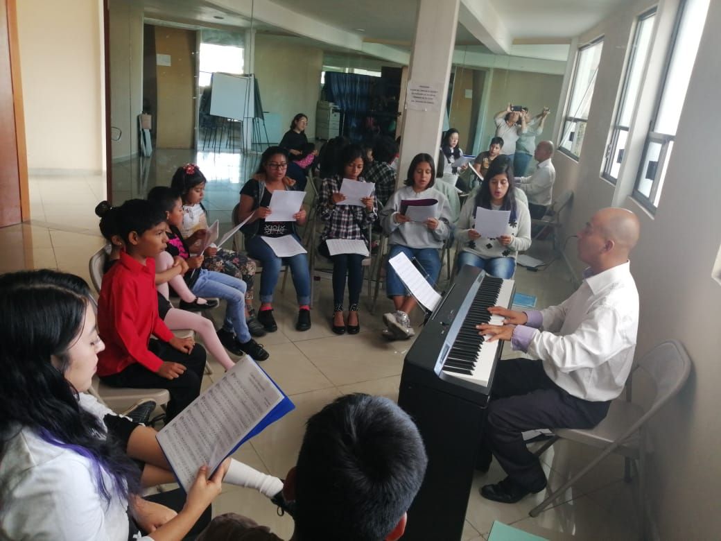 Cinco pequeños texcocanos cantaran en bellas artes y el auditorio nacional con el coro de la OSIN
