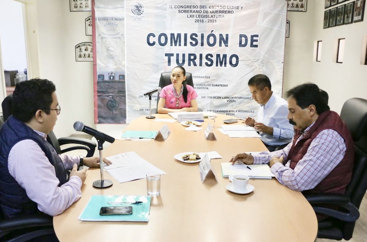 Reúne Lupita González a la Comisión de Turismo en el Congreso local 