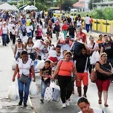 Venezolanos buscan cobijo en el Ecuador y Colombia