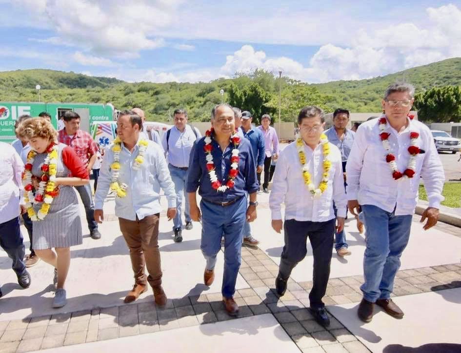 Entrega Astudillo Flores más apoyos a Atenango del Río y Copalillo 
