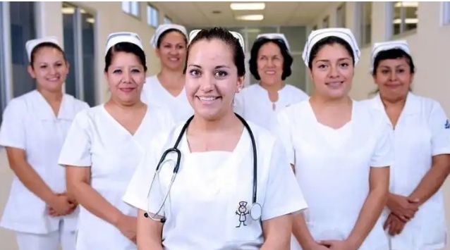 Alemania realiza el reclutamiento de 100 enfermeros mexicanos