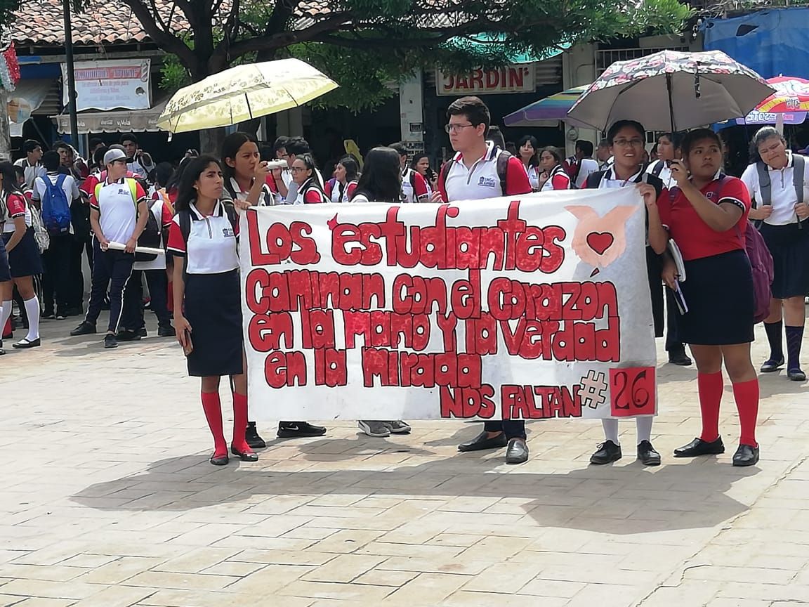 Protestan alumnos de la Preparatoria 22, de la UAGro, en Atoyac; denuncian robos constantes 