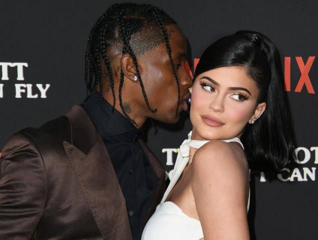 Kylie Jenner responde a los rumores de su rompimiento con Travis Scott