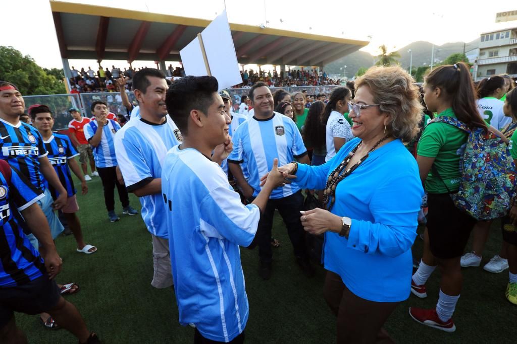Con el deporte se puede lograr la paz y armonía, dice Adela Román 
