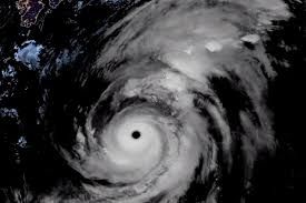 Poderoso tifón Hagibis toca tierra en Japón
