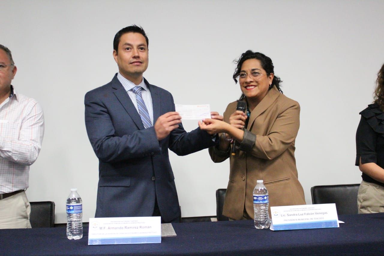 Gobierno de Texcoco entrega 1 millón de pesos la Universidad de Chapingo para viajes de prácticas 