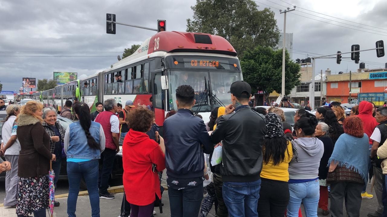 Paralizan Mexibús en Ecatepec, exigen agua 