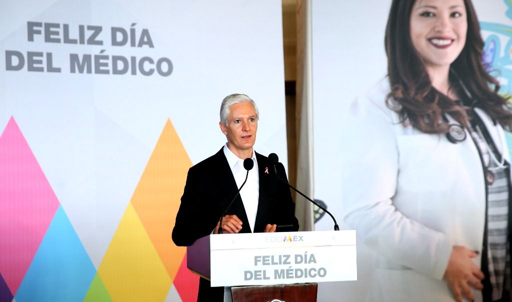 Alfredo de Mazo reconoce trabajo de los los médicos en el cuidado de la salud de los mexiquenses