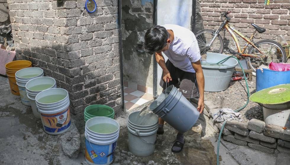 Crece desesperación por falta de agua; exigen colonos a la CAPAMA reinstale el servicio 