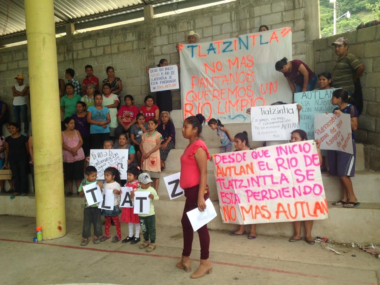 Ambientalistas acuerdan desbloqueo de minera Autlán en Hidalgo