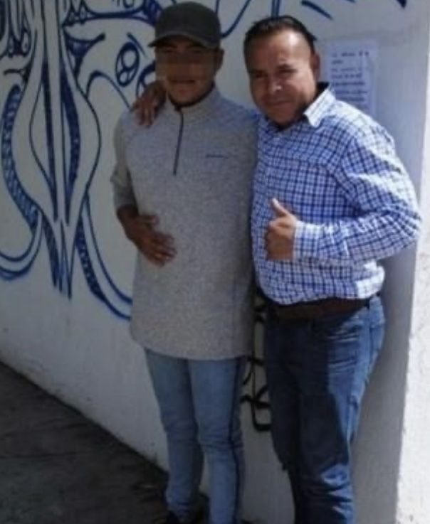 Aquí el momento en que agresor del alcalde efe Valle de Chalco se retrata con él antes de dispararle