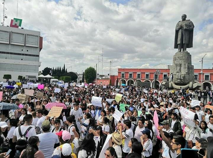 Truenan estudiantes contra autoridades de Hidalgo: exigen localización de desaparecidos