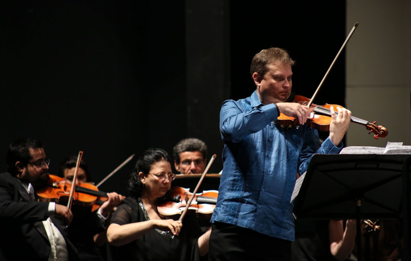 Muy aplaudido el violinista Sebastián Kwapisz y la OSSLA con pieza de Ponce