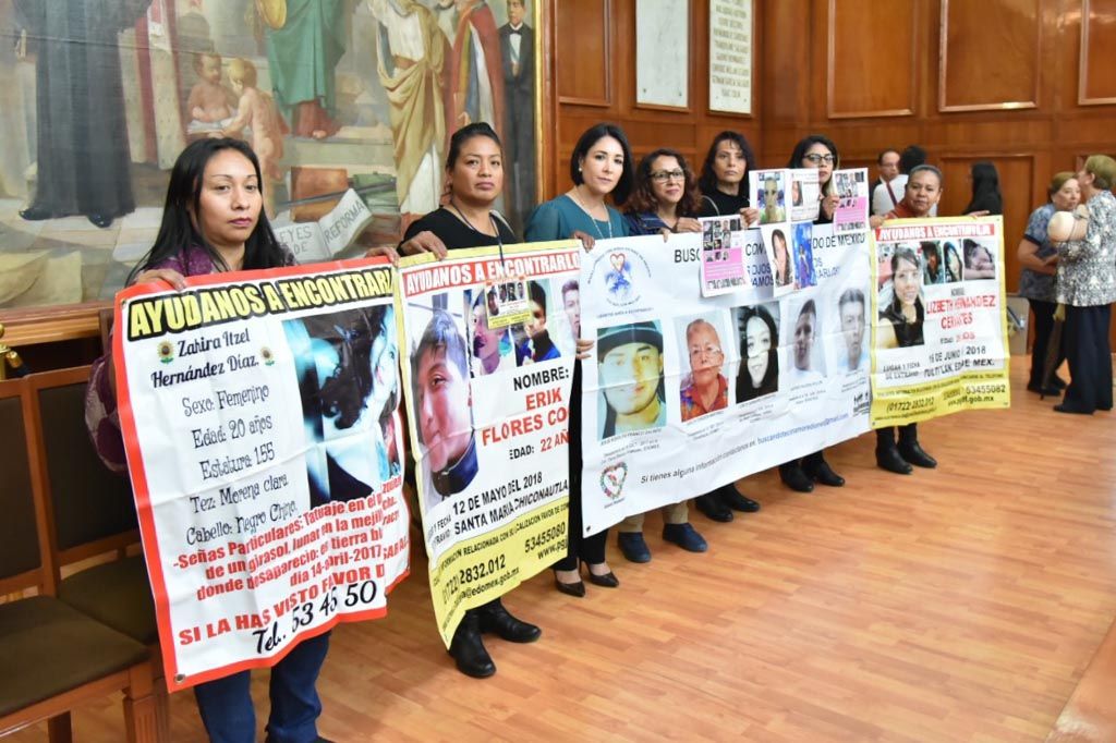 Familiares exigen justicia ante el congreso local por feminicidios
