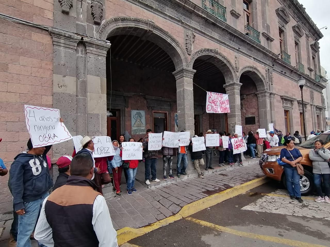Toman Palacio Municipal de Ixmiquilpan por incumplimiento de obras de Pascual