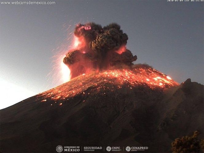 Impresionante explosión del Popocatépetl alerta a usuarios en redes