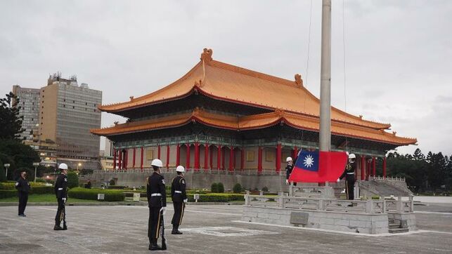 Taiwán aprueba ley para combatir infiltración de China en comicios de 2020
