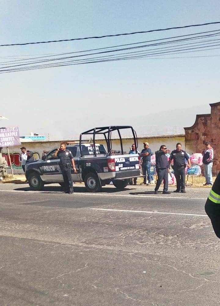 Hombres armados ejecutan a tres en Chalco que viajaban en una combi