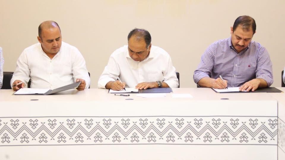 Firman el gobernador Astudillo y la minera Media Luna convenio de colaboración para obra carretera 
