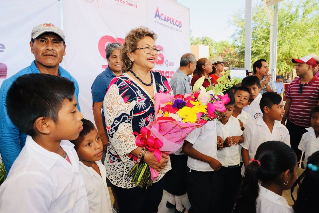 Arranca Adela Román programa Piso Firme en beneficio de 17 comunidades rurales de Acapulco 