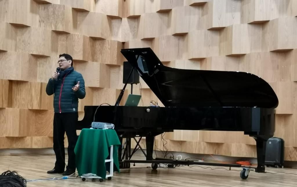 Comparte compositor experiencia profesional con alumnos del  Conservatorio de Música del Edoméx