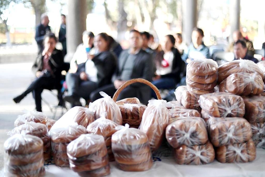 Maestros panaderos de San Miguel Tecomatlán comparten historia del oficio 