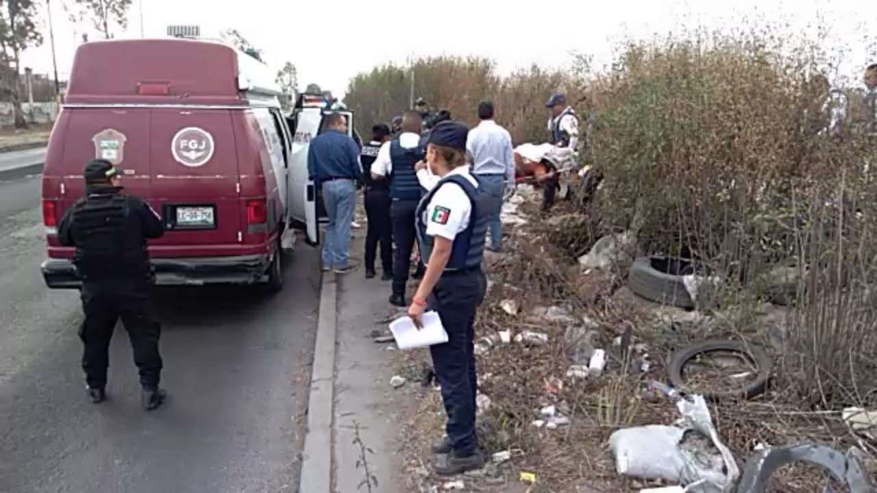 Encuentran cadáver de un hombre en tiradero de basura en Nezahualcóyotl.
