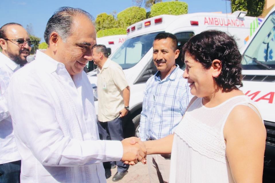 Fortalece Héctor Astudillo el sector Salud de Guerrero; entrega siete ambulancias a municipios de La Montaña y zona Centro 