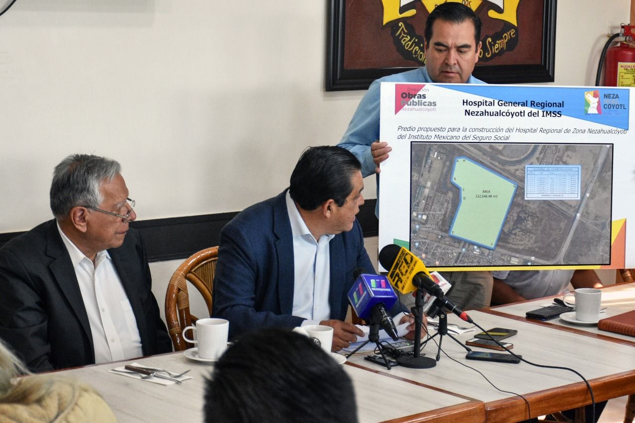  Alcalde Juan Hugo de la Rosa reitera solicitud de un nuevo hospital para Neza